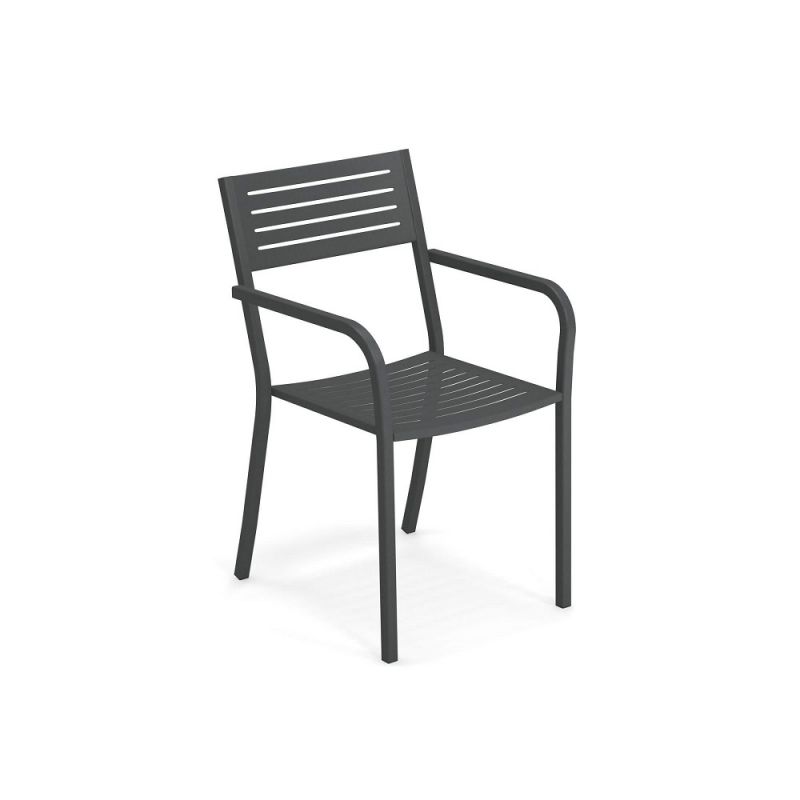Grauer Segno Armchair Armlehnstuhl von Emu, ein moderner Gartenstuhl aus Metall mit Armlehnen.